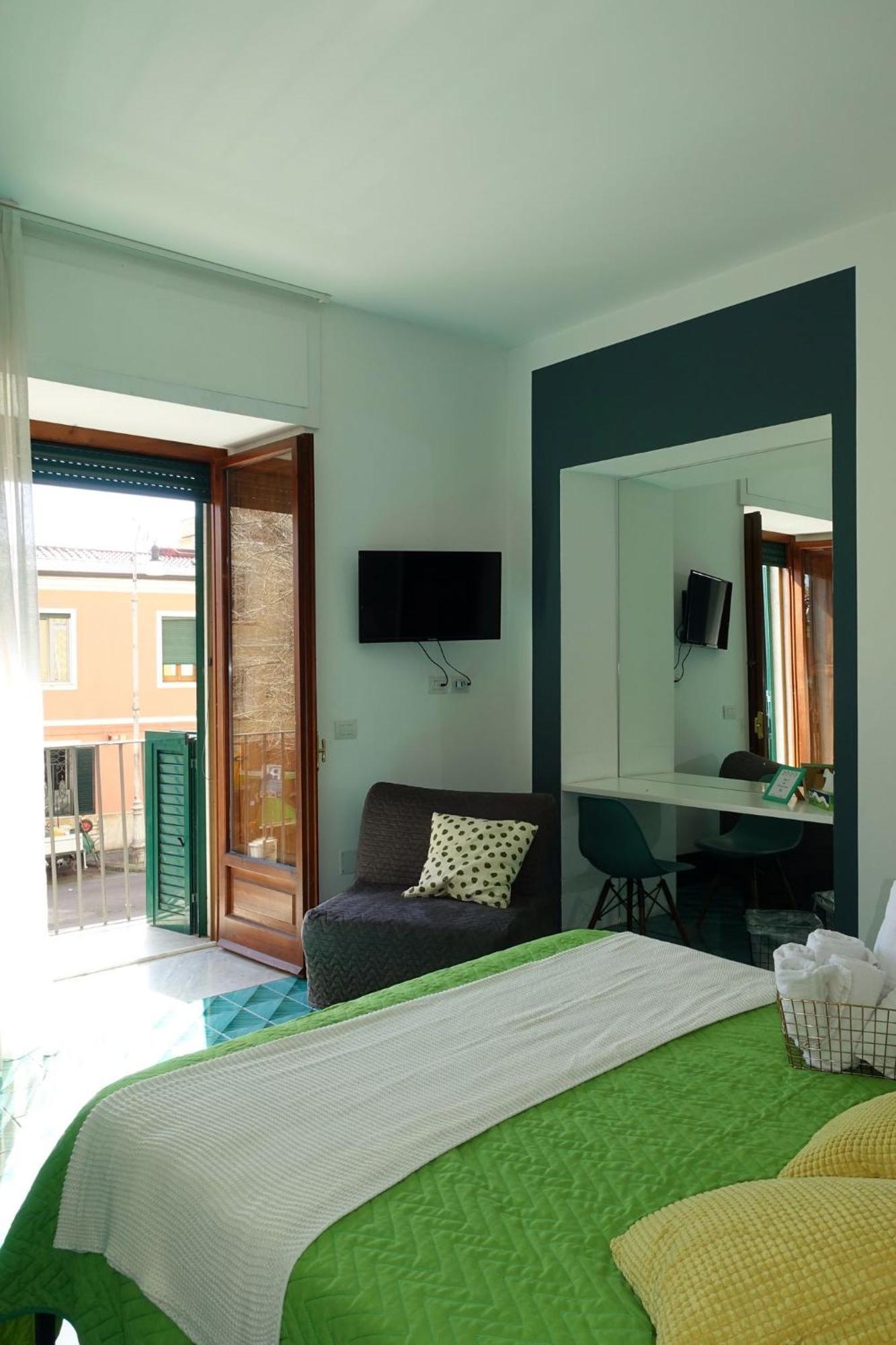 Ninina Boutique Suites Salerno Ngoại thất bức ảnh