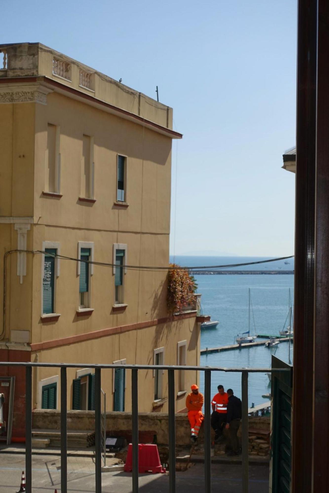 Ninina Boutique Suites Salerno Ngoại thất bức ảnh