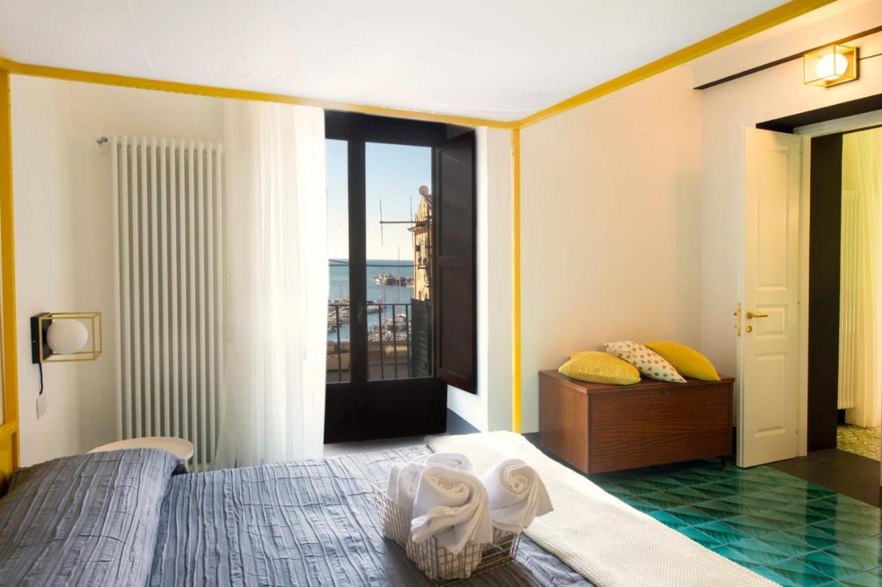 Ninina Boutique Suites Salerno Ngoại thất bức ảnh